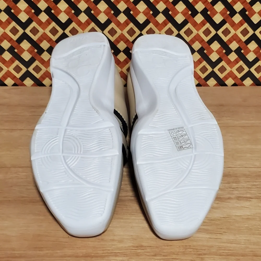 Shoes - Picture 5 of 7